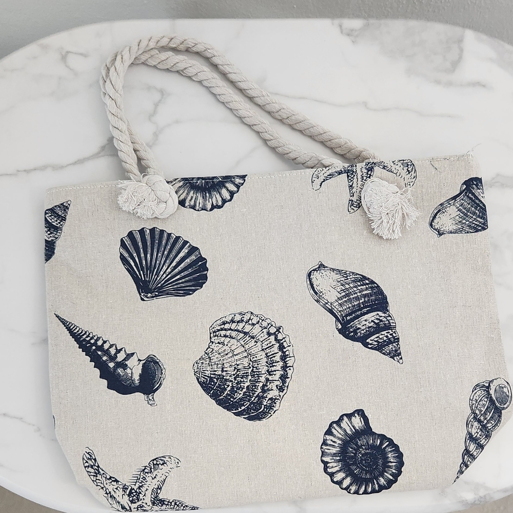 Womens Large Seashell Print Zipper Tote Bag - Picture 6 of 8